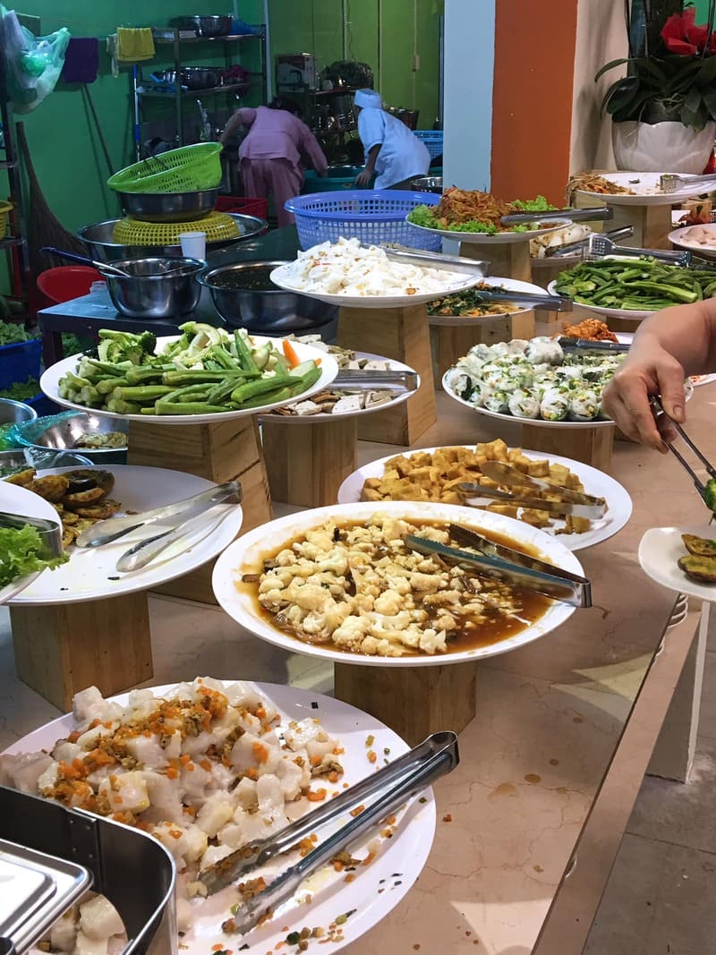 Be happy at Man Tu Vegan, a vegetarian restaurant of your choice in the heart of Saigon 4