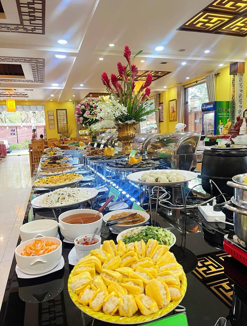 Top 8 vegetarian restaurants in District 2, delicious food, pure space 4