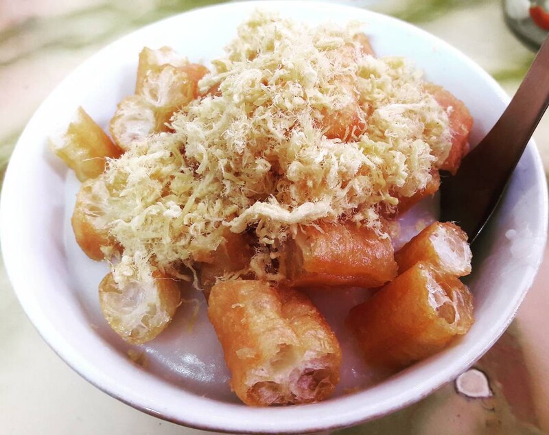 Experience Hanoi's famous Tong Duy Tan culinary street 9