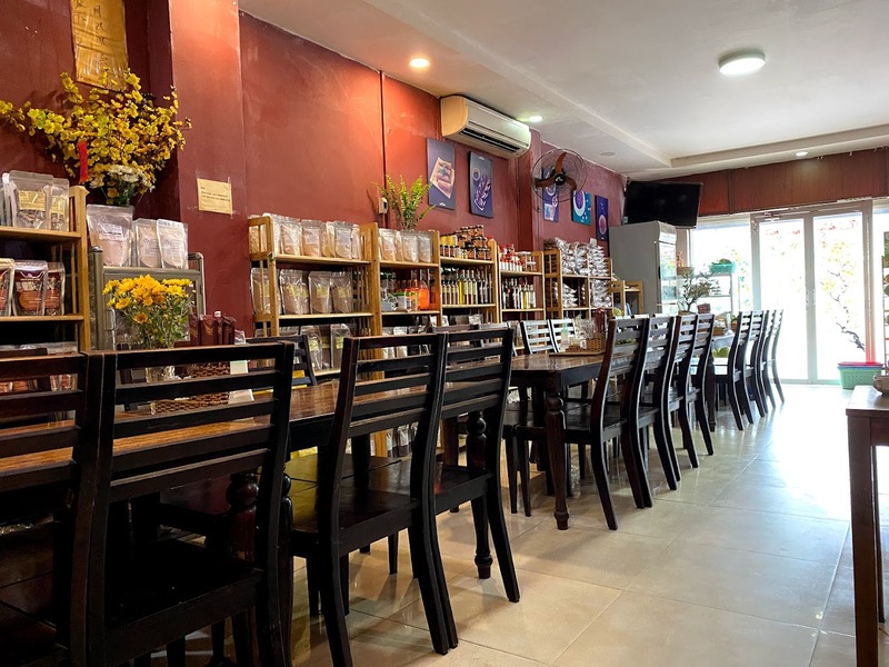 Enjoy dining at 8 famous and delicious vegetarian restaurants in Binh Thanh 2