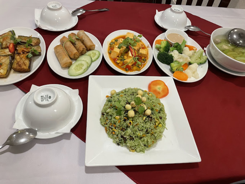 Enjoy dining at 8 famous and delicious vegetarian restaurants in Binh Thanh 5