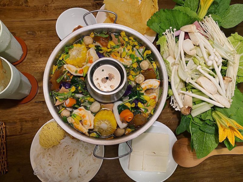 Top 10+ famous delicious Go Vap vegetarian restaurants and bars 6