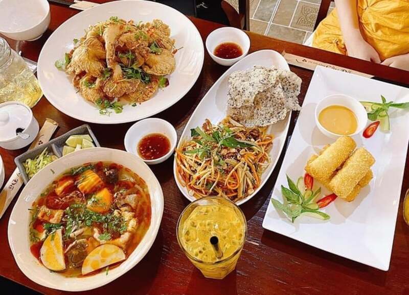 Top 10+ famous delicious Go Vap vegetarian restaurants and bars 7