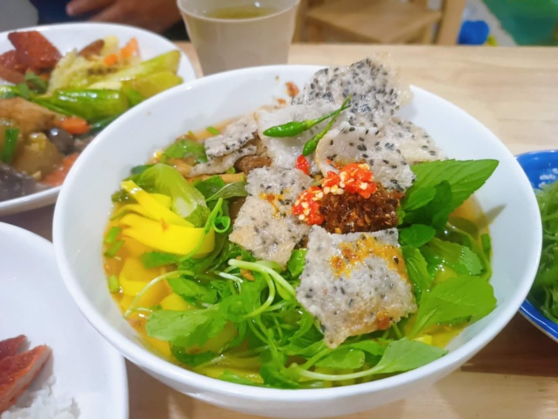 Top 11 famous vegetarian restaurants and bars in District 10 with attractive menus 4