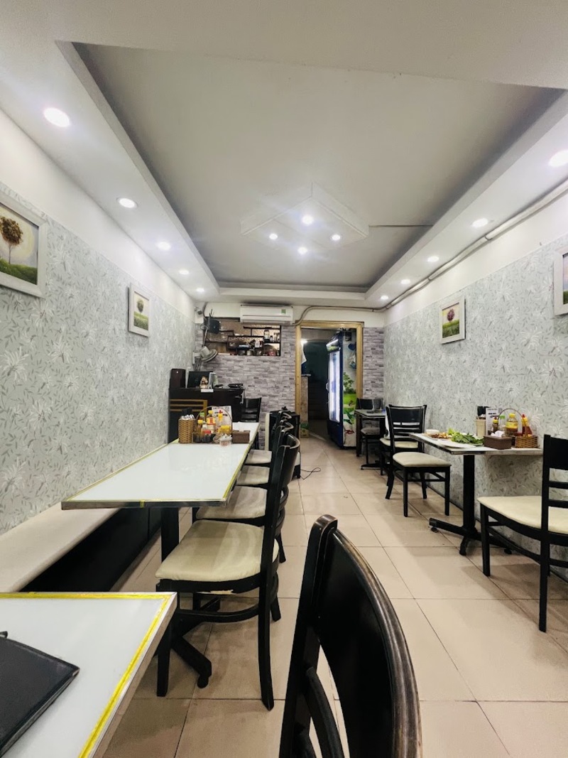 Top 11 famous vegetarian restaurants and bars in District 10 with attractive menus 5