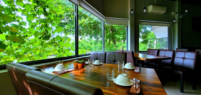 Top 11 famous vegetarian restaurants and bars in District 10 with attractive menus 6
