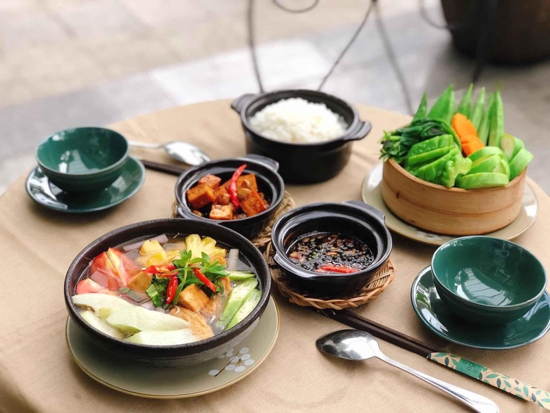 12 vegetarian restaurants and bars in District 2 attract the most diners 3