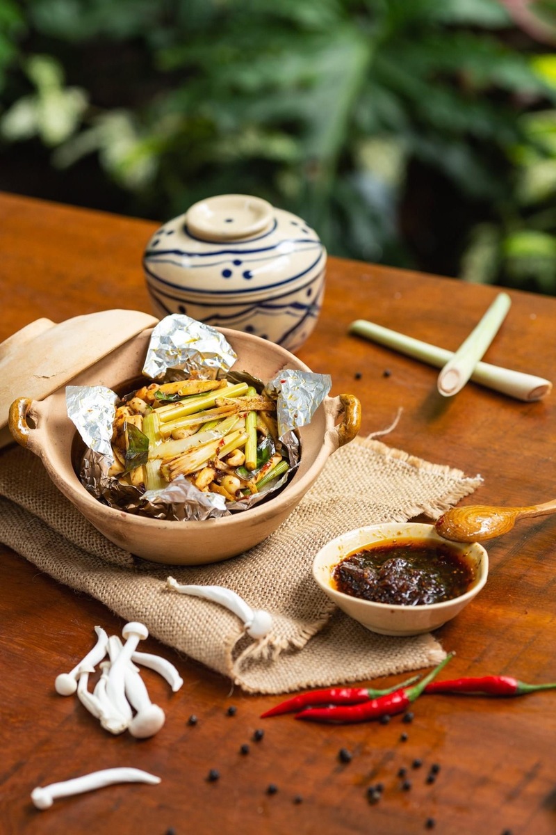 12 vegetarian restaurants and bars in District 2 attract the most diners 4