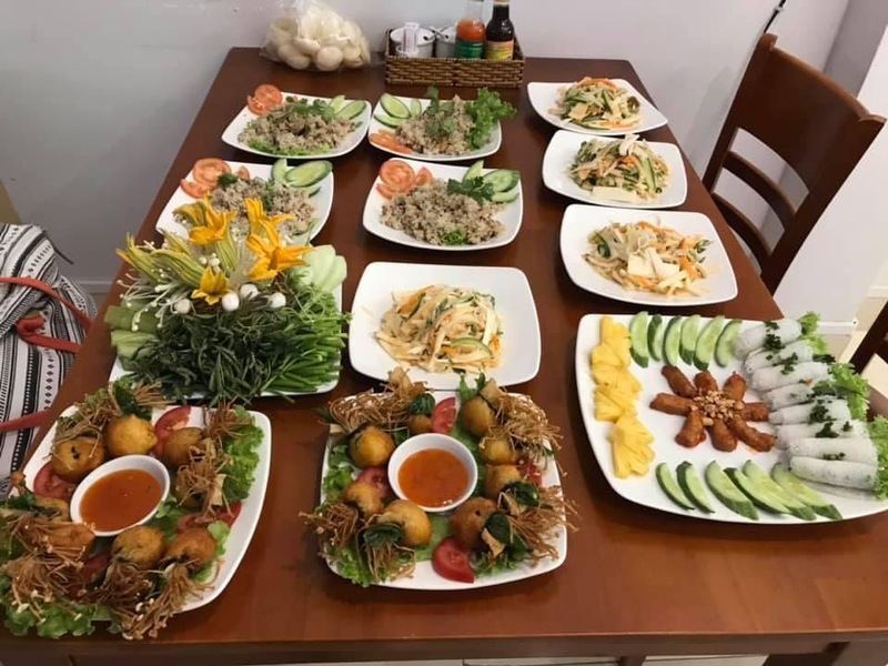 12 vegetarian restaurants and bars in District 2 attract the most diners 5