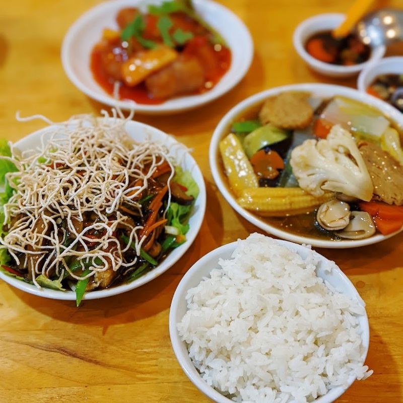 Top 10 vegetarian restaurants in District 5 that are delicious, nutritious, and cheap with diverse menus 8