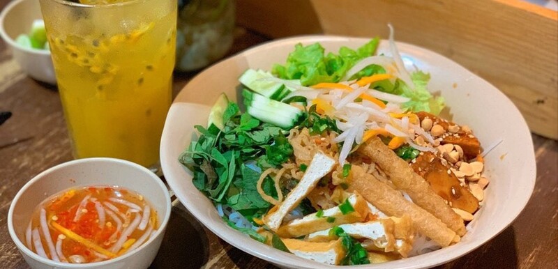 Suggest 12 most delicious and attractive Tan Binh vegetarian restaurants and bars 4