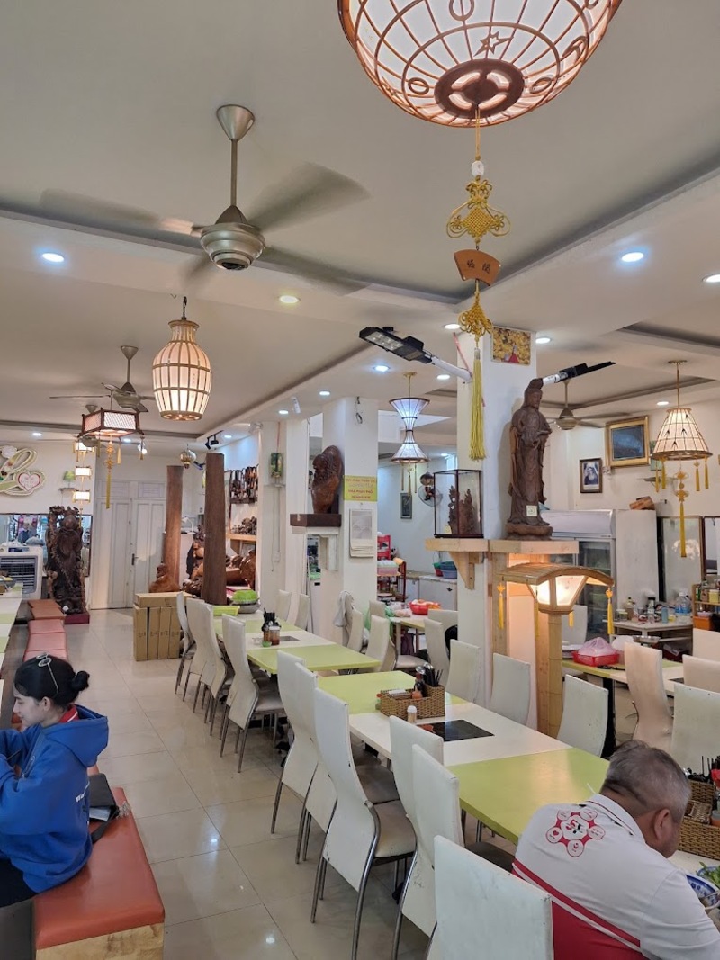Immediately save 10 Tan Phu vegetarian restaurants and bars with diverse and quality dishes 7