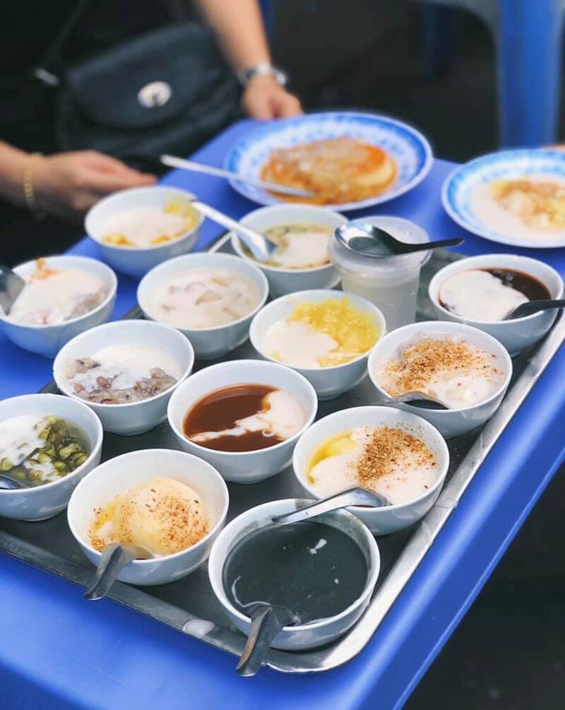 Top 10 Saigon sweet soup shops to cool down on hot summer days, ideal 2