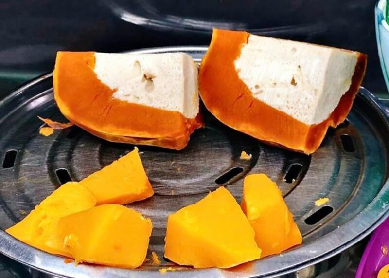 Top 10 Saigon sweet soup shops to cool down on hot summer days, ideal 5