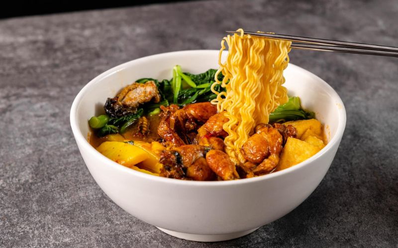 Top 10+ spicy noodle shops in Hanoi that are most popular with diners 11