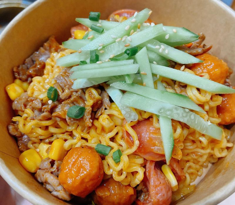 Top 10+ spicy noodle shops in Hanoi that are most popular with diners 7