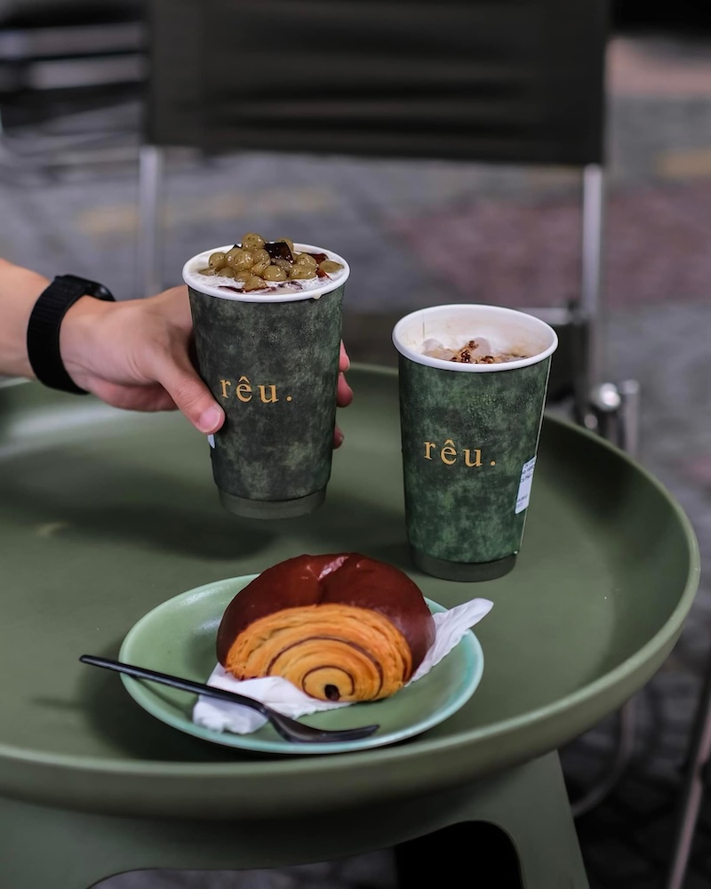 Moss Coffee, a special coffee shop in the heart of bustling Saigon 10