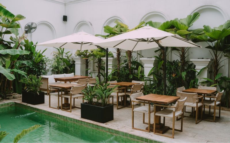 Western European style Sori Cafe & More 7