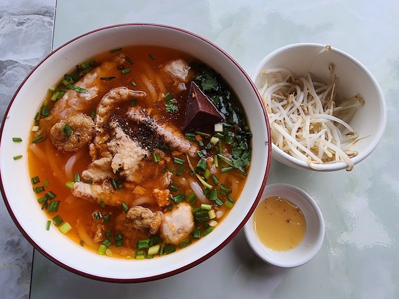 Enjoy the famous Cay Bang mantis shrimp soup in Can Gio 8