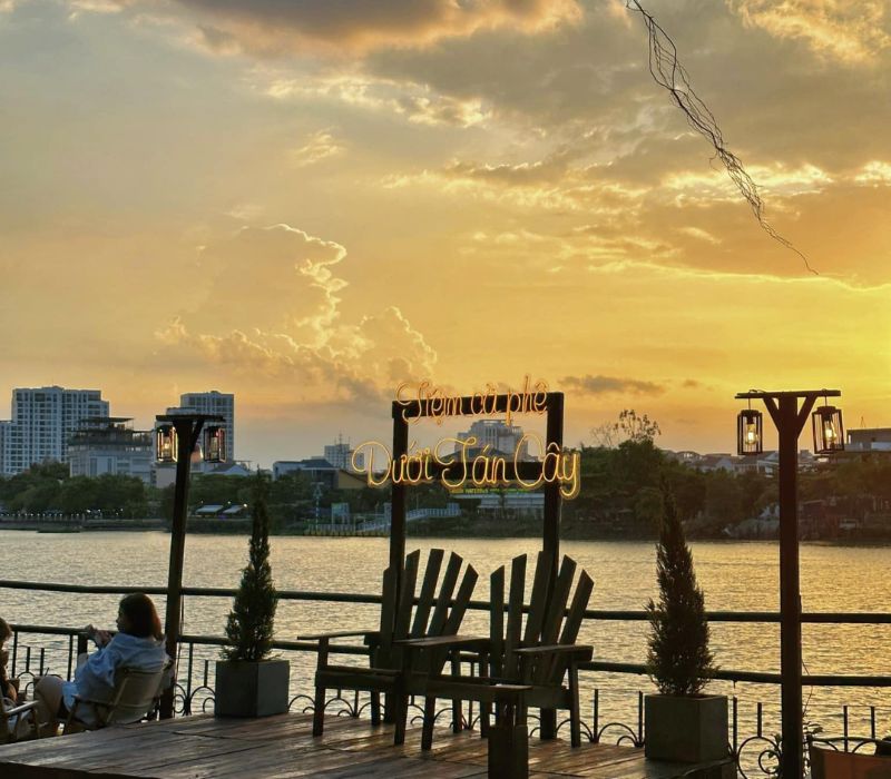 Coffee shop under the trees, sunset paradise in Binh Quoi 4