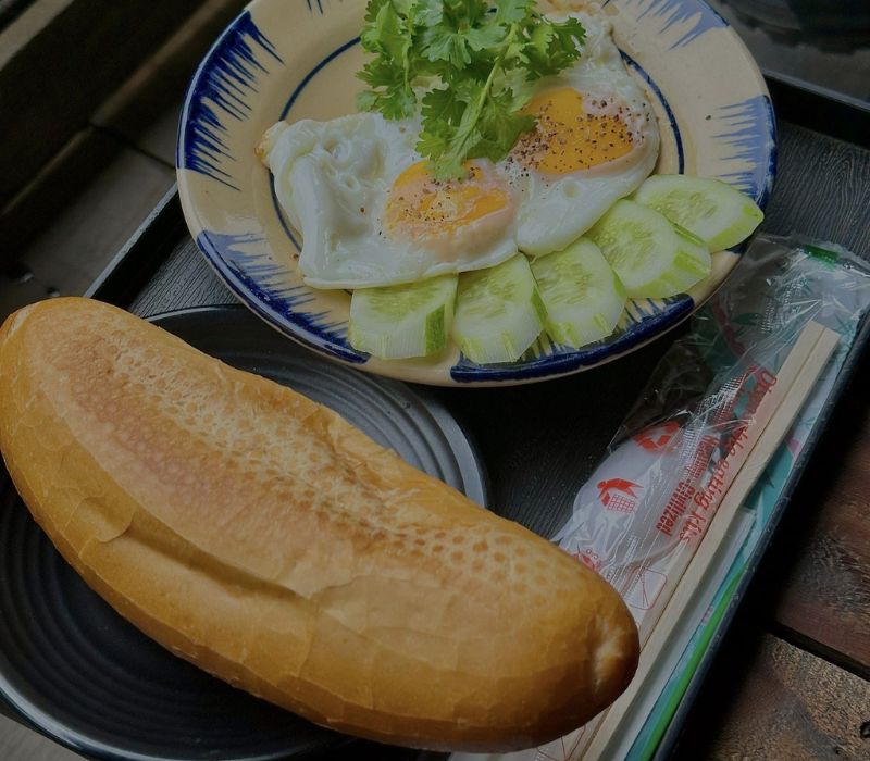 ú Pao coffee shop, peaceful corner of Da Lat in the heart of Saigon 12