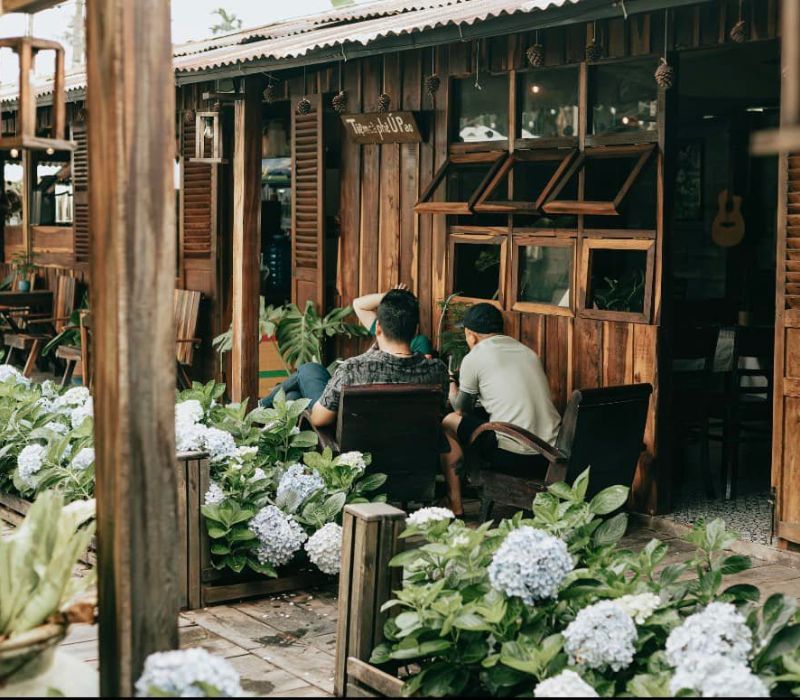 ú Pao coffee shop, peaceful corner of Da Lat in the heart of Saigon 8