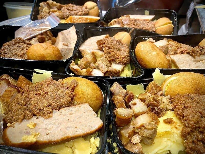 Search for the 8 best sticky rice restaurants at night in Hanoi 9