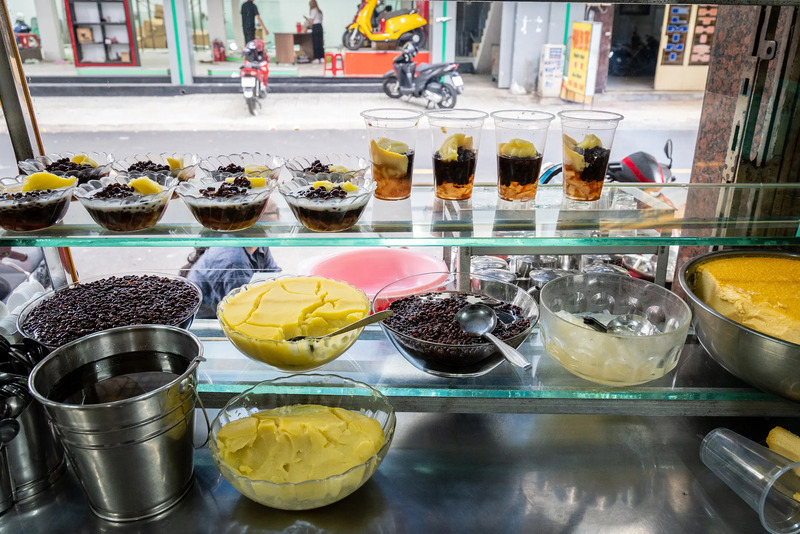 Coconut and durian sticky rice, a unique and addictive dish 3