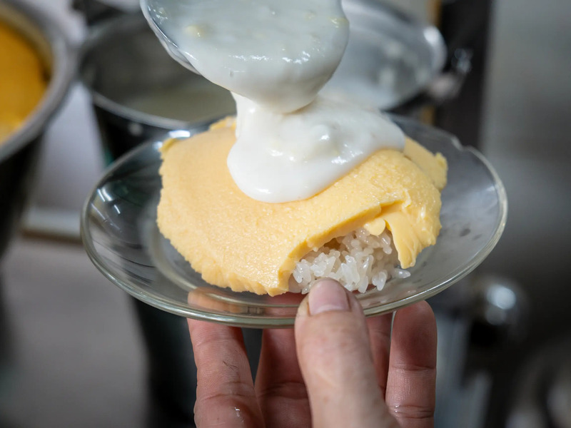 Coconut and durian sticky rice, a unique and addictive dish 6