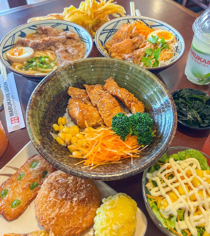 Discover 17 famous delicious lunch restaurants in District 1 5