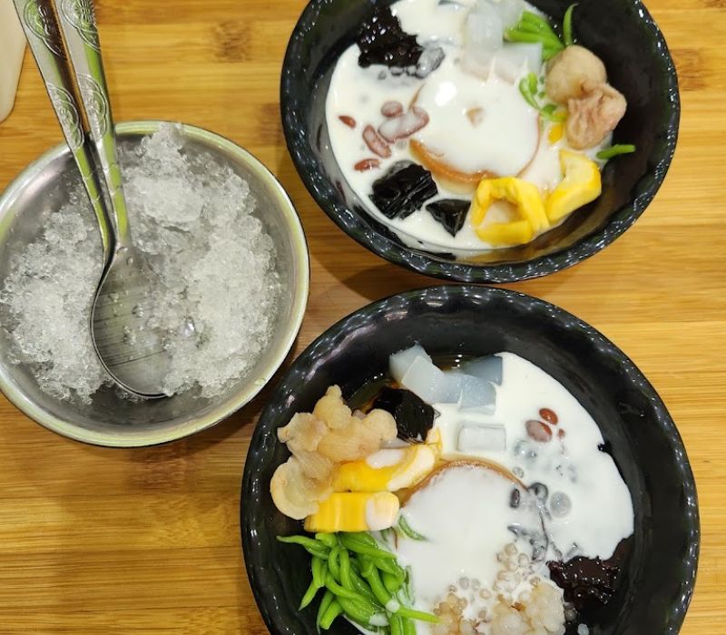 Get full with 15 super delicious Hanoi snack shops for you 9
