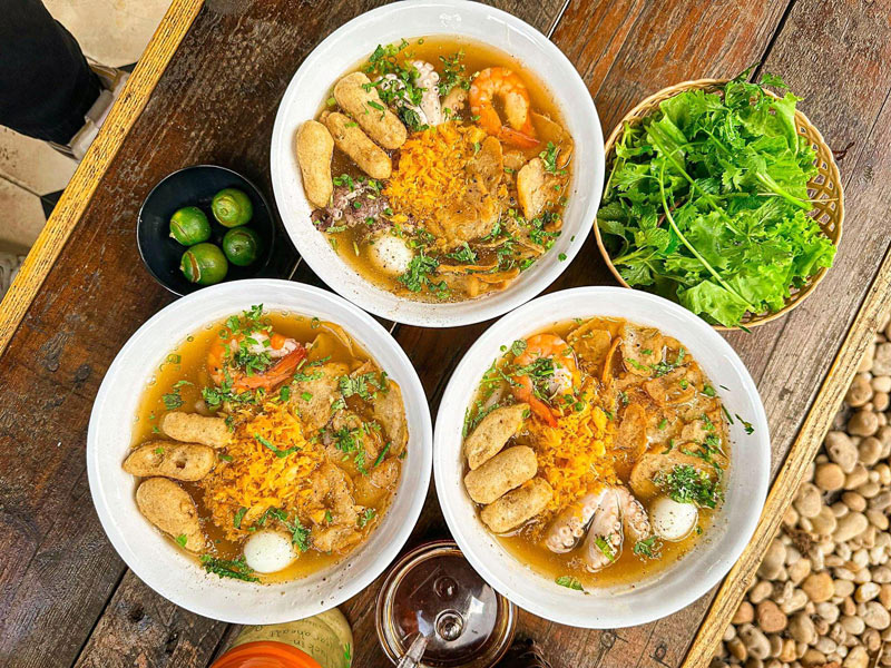 List of 10 banh noodle shops in Hanoi that are addictive to eat 5