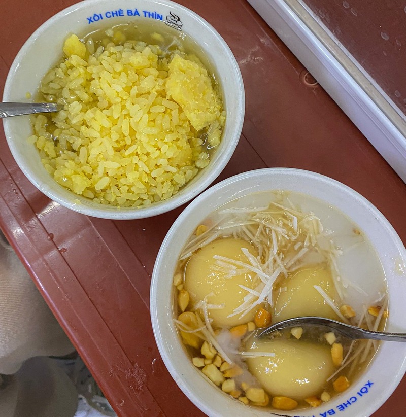 Enjoy Hanoi floating cake on a warm winter day 7