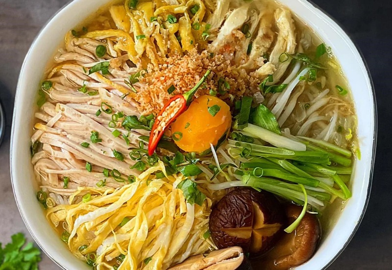 Save now 14 delicious bun thang restaurants in Saigon, authentic Northern 7 flavor