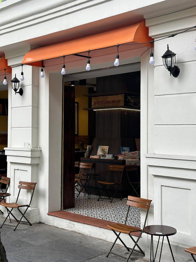 Nhan Dan Coffee, an impressive reading station at a famous newspaper office 4