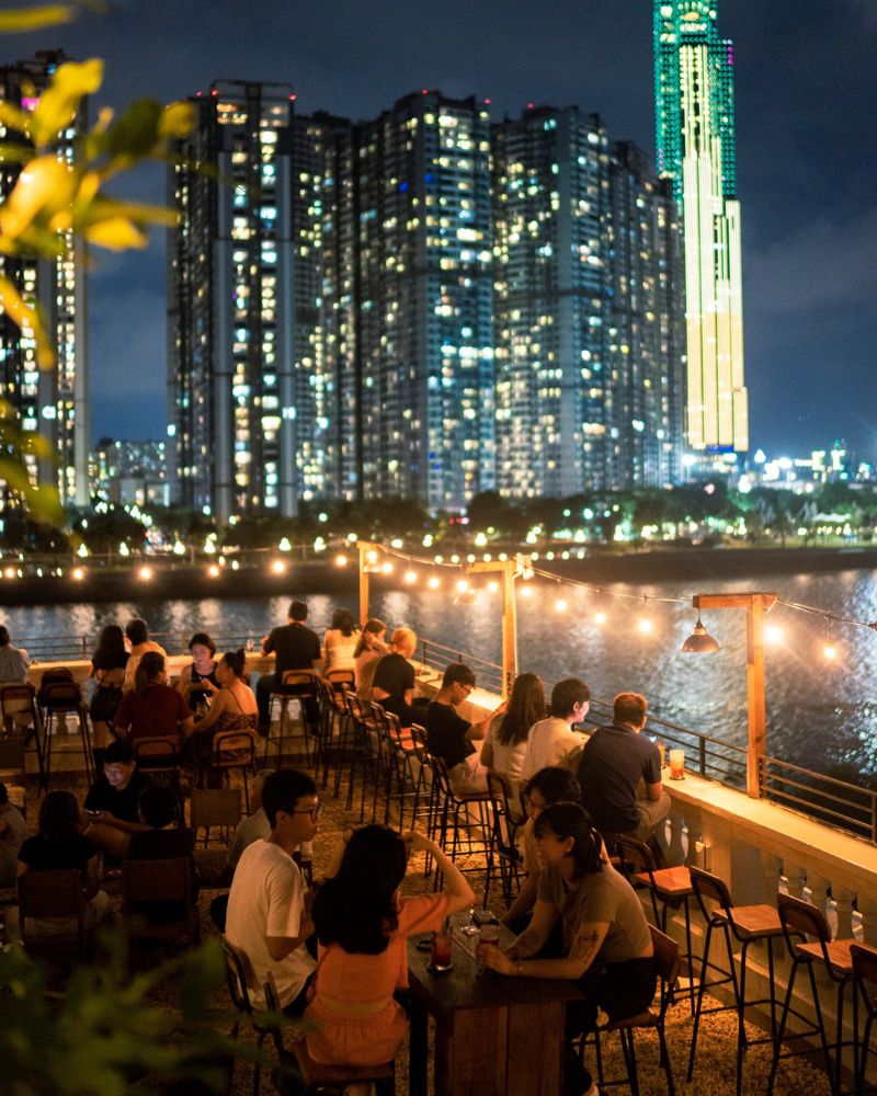 Discover 9 Saigon rooftop cafes with the best views 5