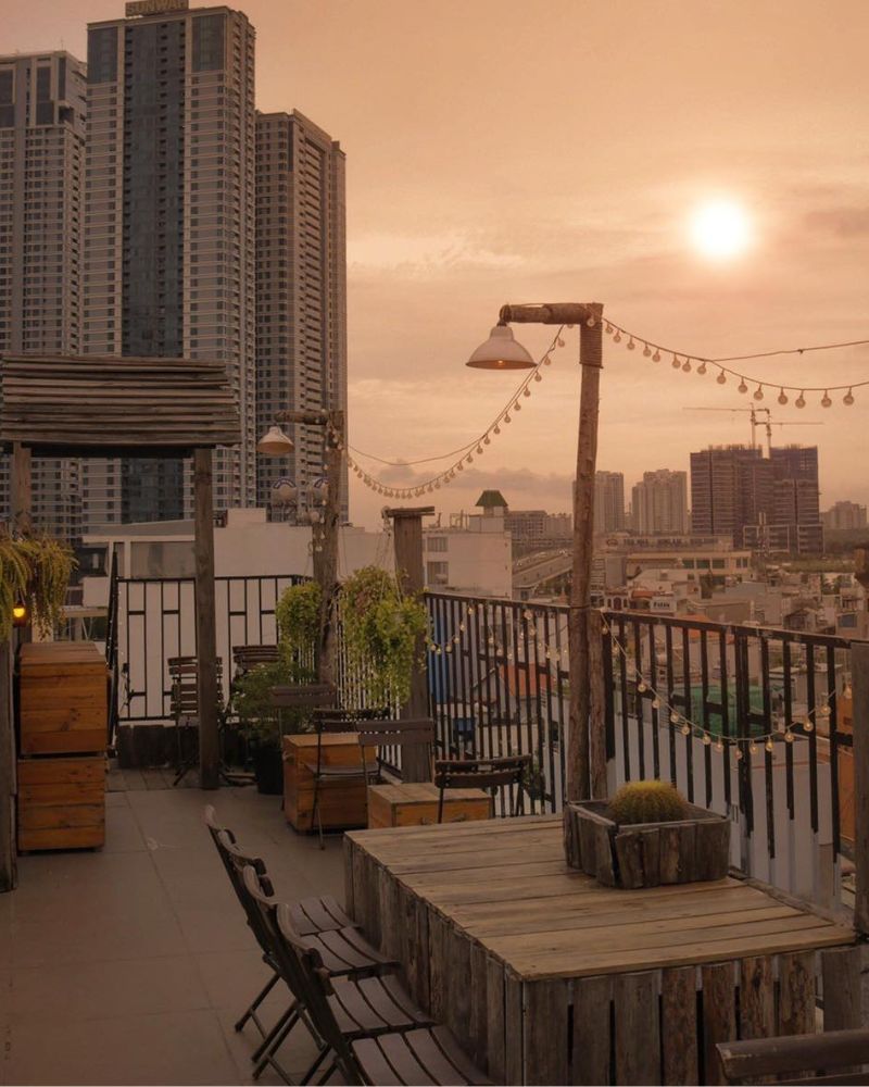 Discover 9 Saigon rooftop cafes with the best views 9