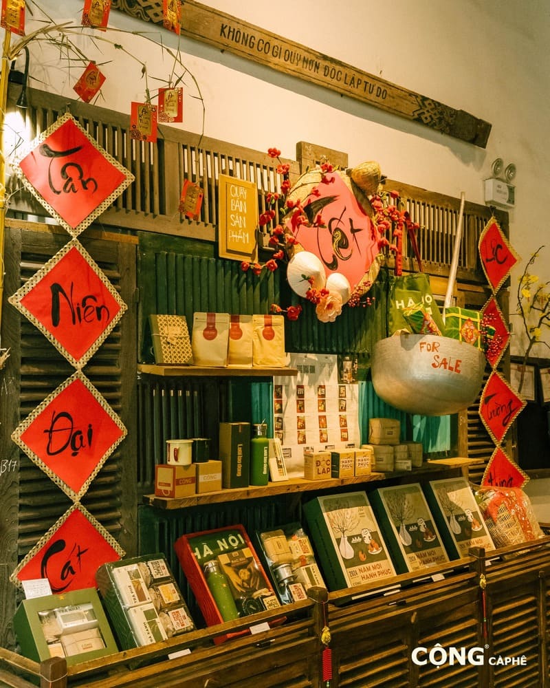 Top 12 cafes decorated for Tet in Hanoi for photography enthusiasts 11