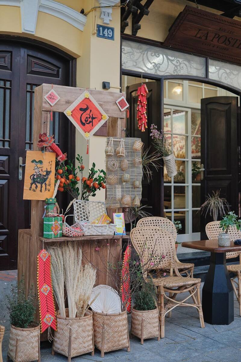 Top 12 cafes decorated for Tet in Hanoi for photography enthusiasts 15