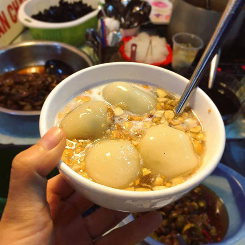 List of famous delicious hot sweet soup shops in Hanoi 8