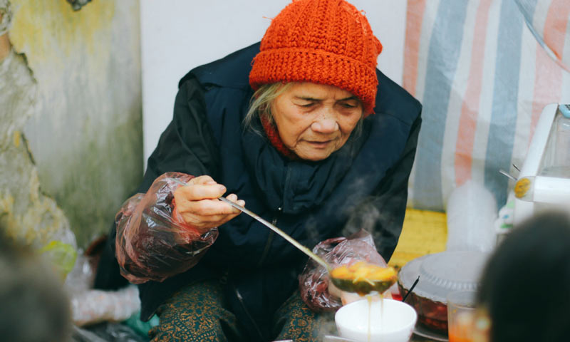 List of famous delicious hot sweet soup shops in Hanoi 10
