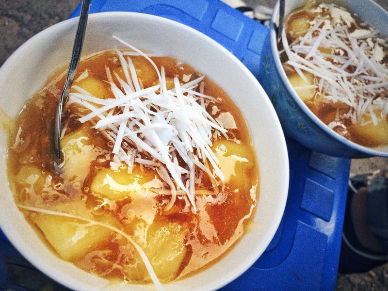 List of famous delicious hot sweet soup shops in Hanoi 3