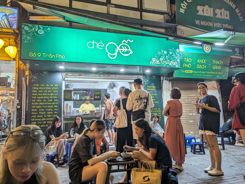 List of famous delicious hot sweet soup shops in Hanoi 6