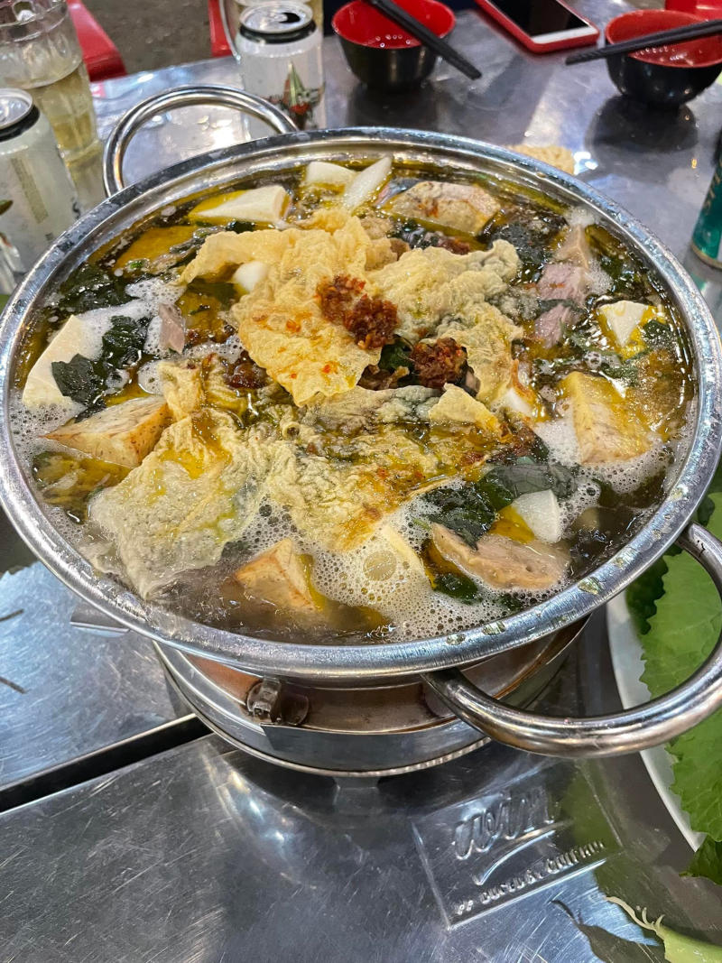 Pocket 8 delicious, quality hot pot restaurants in the heart of Saigon 7