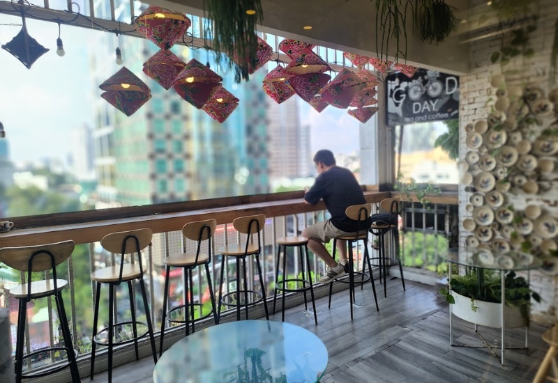 Save now the top 11 extremely hot cafes in Nguyen Hue apartments 4