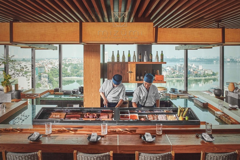 Mizumi Westlake is a space of Japanese cuisine overlooking West Lake 3