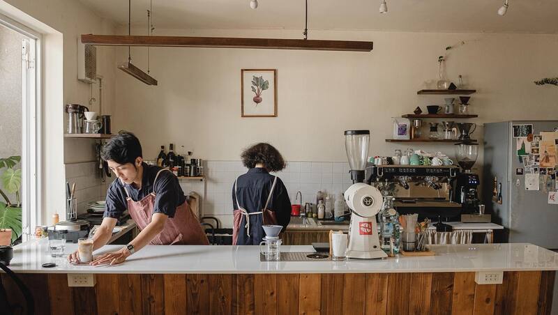 Monday Morning Saigon, peaceful corner catching the sun on East-West Avenue 3