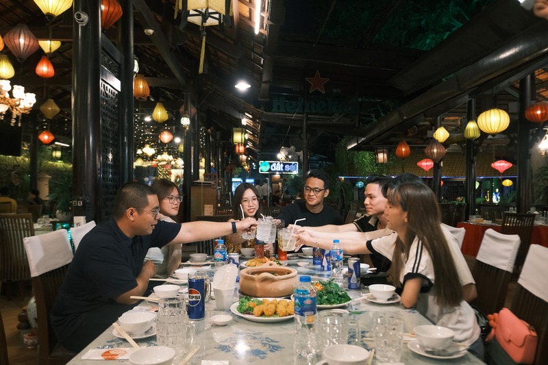 Top 8 restaurants in District 10 to experience regional cuisine 2