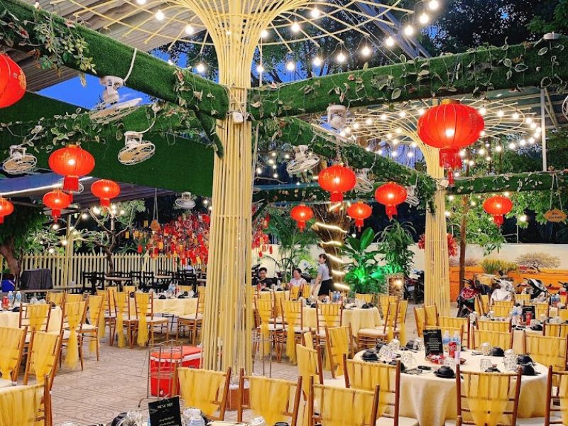 List of 11 restaurants in District 7 with beautiful space and delicious food 9