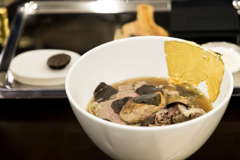Come to Oriental Pearl to enjoy the most expensive Landmark pho in Vietnam 3